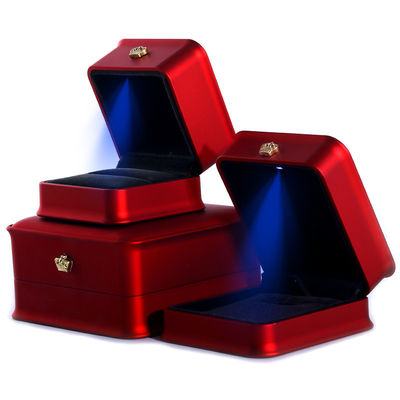 購入 宝石パッケージ ハンホング カスタム 豪華な王冠 LED ボックス ブレスレット ネックレス リング online manufacture