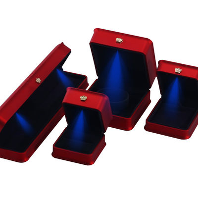 宝石パッケージ ハンホング カスタム 豪華な王冠 LED ボックス ブレスレット ネックレス リング