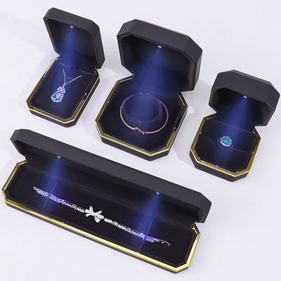 OEM ODM ハイエンド 手作り 黒 八角形 LEDライト付き 宝石箱 ベルベットインサート付き