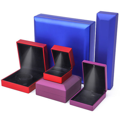 購入 カスタムロゴ 宝石 梱包箱 ハンホング ベルベット スタッド イヤリング ネックレス ブレスレット ボックス online manufacture