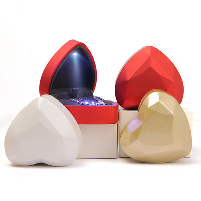 卸売 製造 高級 宝石 プレゼント ボックス 梱包 オーダーメイド ネックレス リング 宝石セット 梱包 プラスチック 心形 白色 LED 宝石 ローゴ付き ボックス