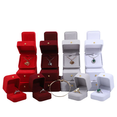 購入 9*9*3.5cm 宝石包装箱 ベルベット 首輪 ブレスレット イヤリング リング online manufacture