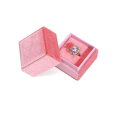 購入 ハンホングの豪華なカスタム結婚式と婚約のためのベルベットジュエリーディスプレイギフトボックス online manufacture