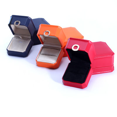11*11*5.5cm カスタマイズされたカラーリングデザイン PU革宝石箱 ネックレスブレスレット
