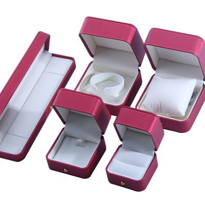 購入 ハンホング オーダーメイド レッド PU レザー ジュエリー 包装 箱 結婚 ネックレス イヤリング リング online manufacture