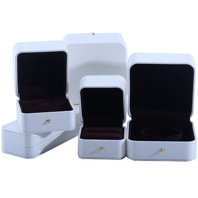 購入 白いPU革の宝石 結婚ネックレス イヤリングのパッケージボックス 9.5*9.5*6cm online manufacture