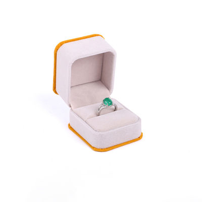 オーダーメイドアプリコットカラーベルベットジュエリー 包装ボックス 双層と6*5.5*5cmサイズ