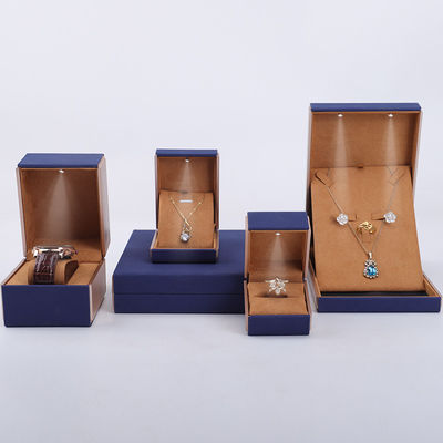 19x19x4cm ブルーベルフェット PU レザージュエリー ギフトボックス LEDライトとベルフェット内膜