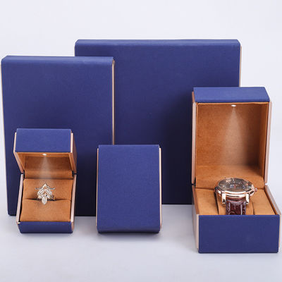 19x19x4cm ブルーベルフェット PU レザージュエリー ギフトボックス LEDライトとベルフェット内膜