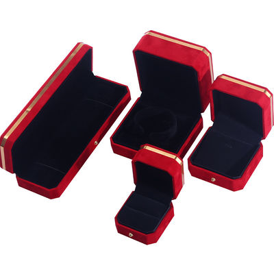 OEM ODM 手作り宝石箱 オーダーメイドロゴ 赤 ベルベット宝石箱 金色の縁