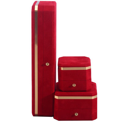 OEM ODM 手作り宝石箱 オーダーメイドロゴ 赤 ベルベット宝石箱 金色の縁