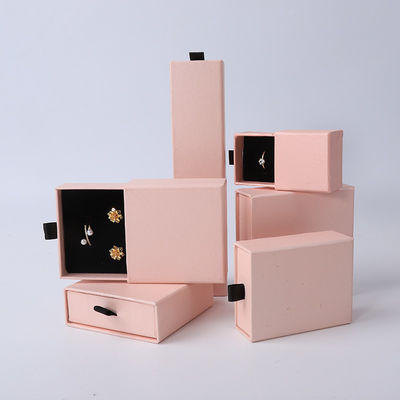 卸売 製造 エコフレンドリー 高品質 ギフト 宝石 箱 個別化 オーダーメイド リング ネックレス イヤリング ブレスレット パッケージ ピンク カードボード 紙 引き出し 宝石 箱 ロゴ付き