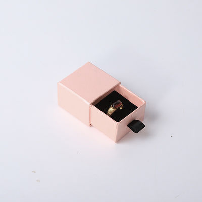 卸売 製造 エコフレンドリー 高品質 ギフト 宝石 箱 個別化 オーダーメイド リング ネックレス イヤリング ブレスレット パッケージ ピンク カードボード 紙 引き出し 宝石 箱 ロゴ付き