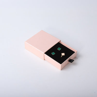 卸売 製造 エコフレンドリー 高品質 ギフト 宝石 箱 個別化 オーダーメイド リング ネックレス イヤリング ブレスレット パッケージ ピンク カードボード 紙 引き出し 宝石 箱 ロゴ付き
