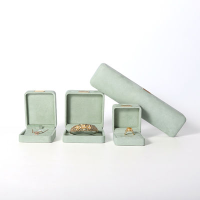 八角形ライトグリーンベルベットジュエリーボックス カスタマイズ可能なフリップジュエリーボックス ゴールデンパッチ付き