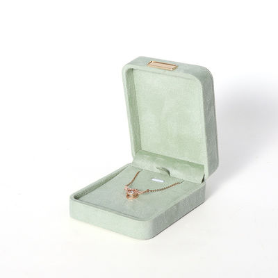 八角形ライトグリーンベルベットジュエリーボックス カスタマイズ可能なフリップジュエリーボックス ゴールデンパッチ付き