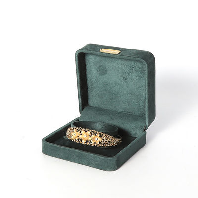八角形アーミーグリーンベルベットジュエリーボックス カスタマイズ可能なフリップジュエリーボックス 金色のパッチ付き