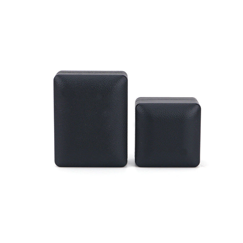 ハンホング カスタムリングボックス 軽量 6.5*6.5*4.5cm サイズ 黒い皮とベールベット素材